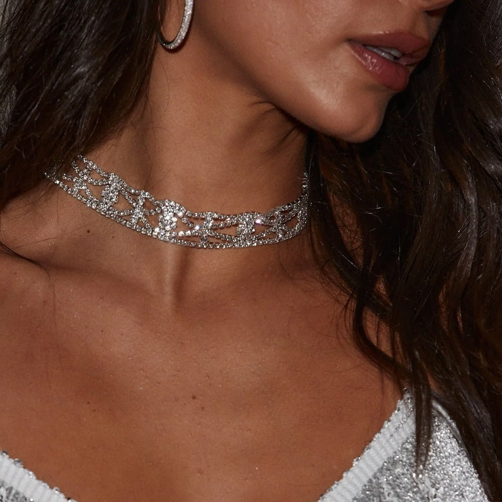 Hollow Flower Rhinestone Choker Necklace Jewelry for Women Bridal Wedding Accessories Crystal Collar Choker